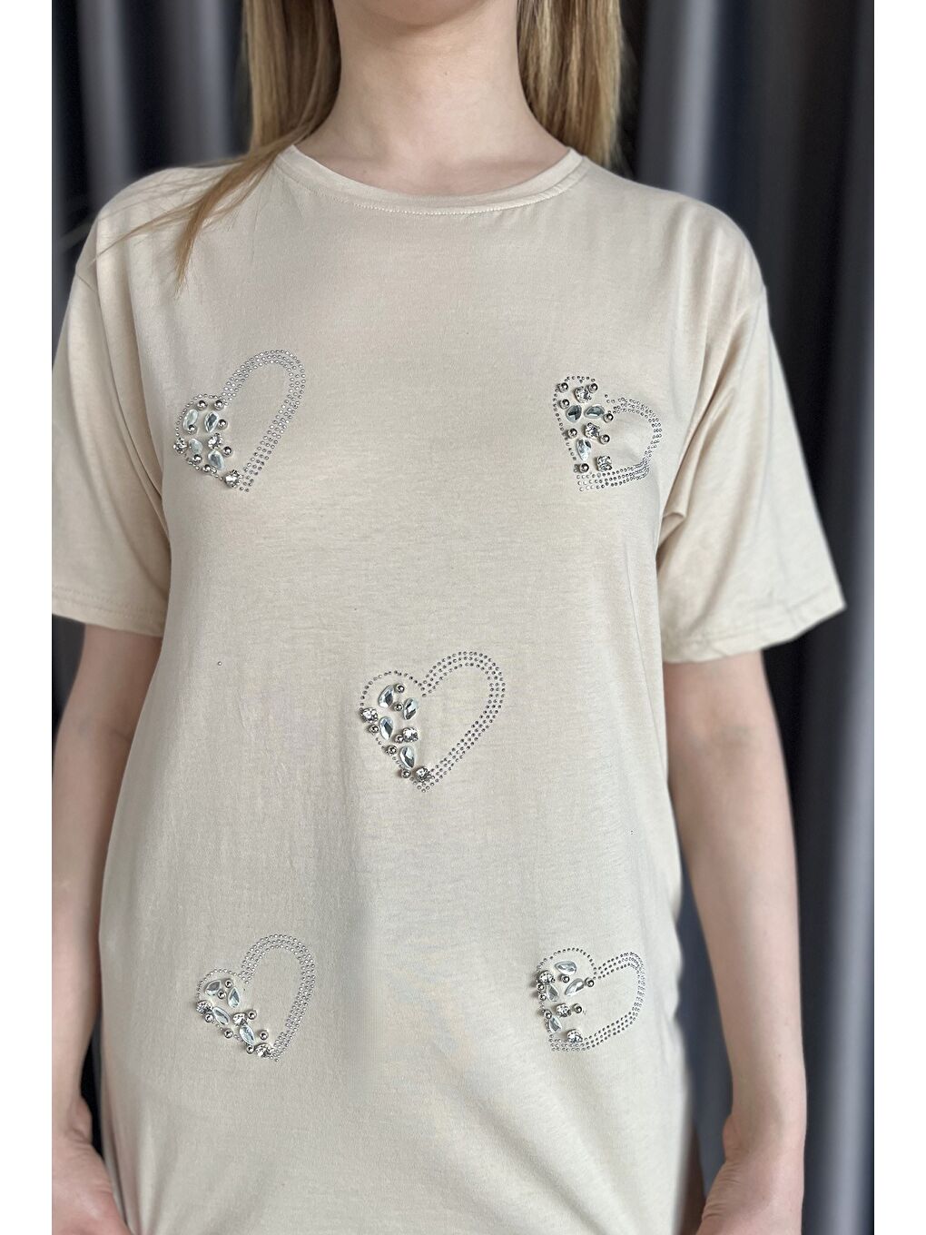 Bej Kalpli Taş Detaylı Kadın Tişört-3