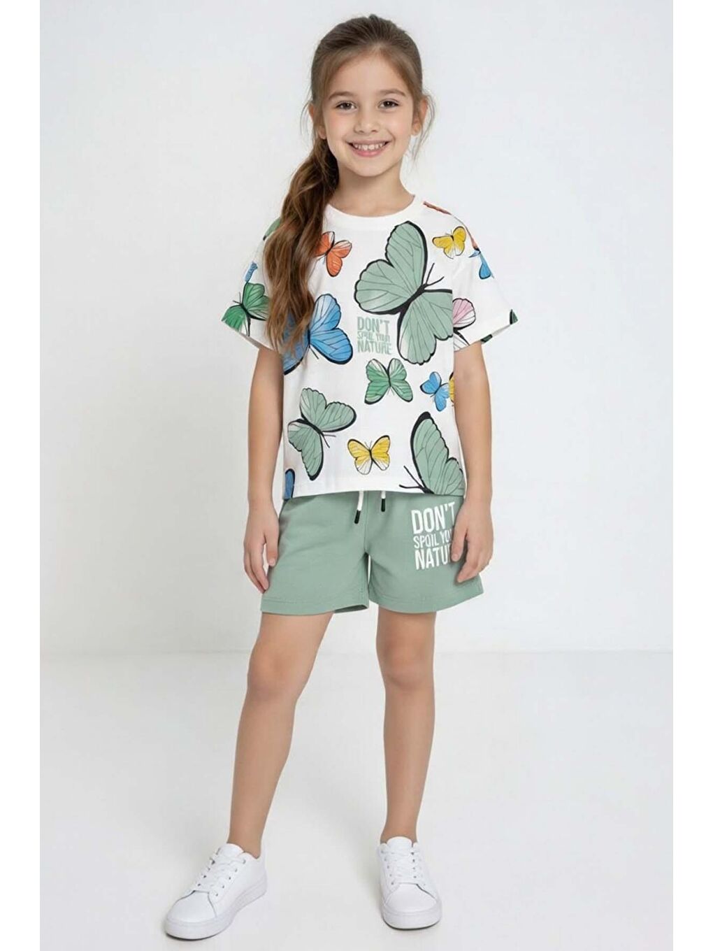 Kız Çocuk Üzeri Renkli Kelebek Baskılı Penye T-Shirt Yazı Baskılı Yeşil Şortlu Takım-2