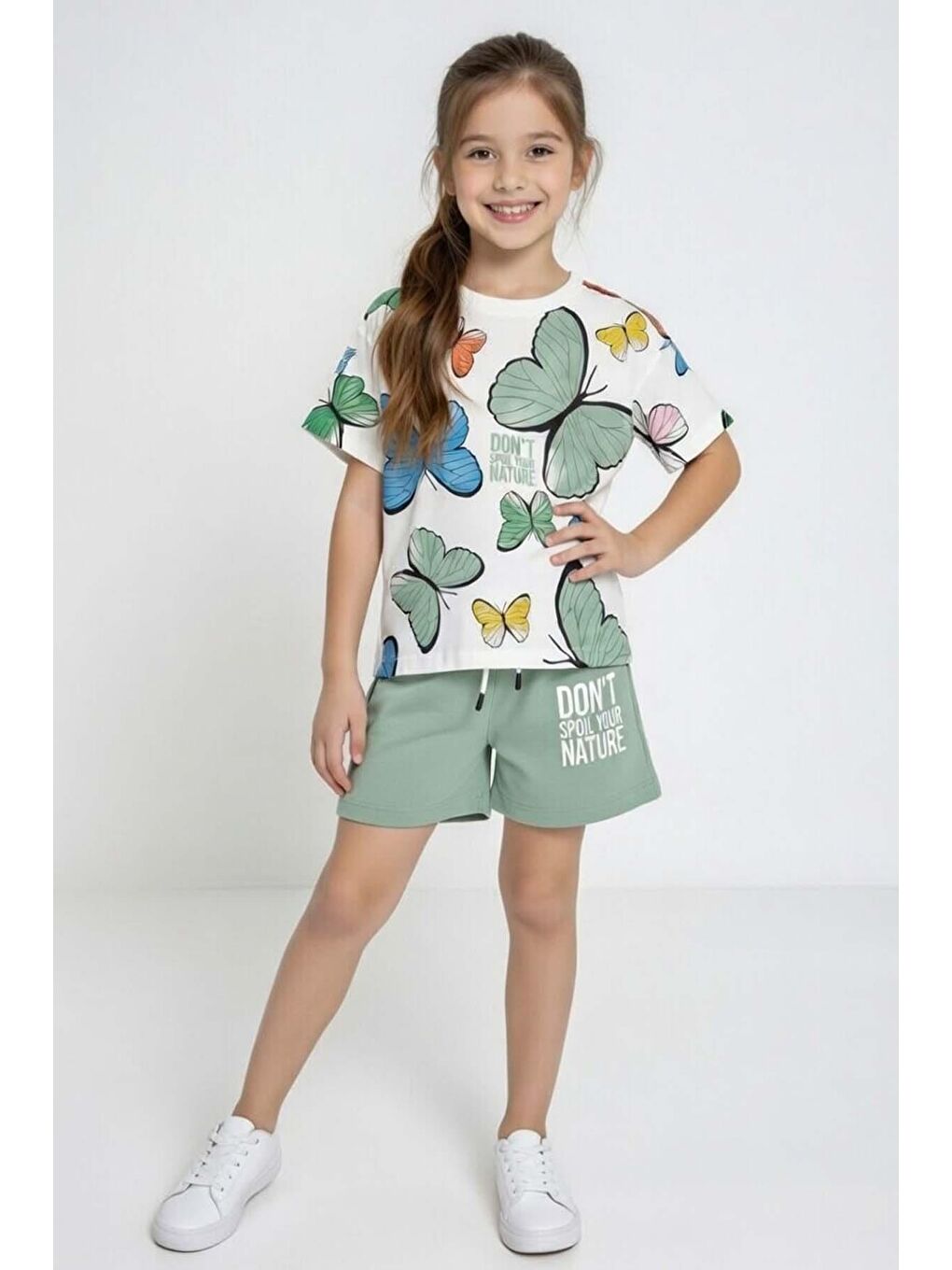 Kız Çocuk Üzeri Renkli Kelebek Baskılı Penye T-Shirt Yazı Baskılı Yeşil Şortlu Takım-3