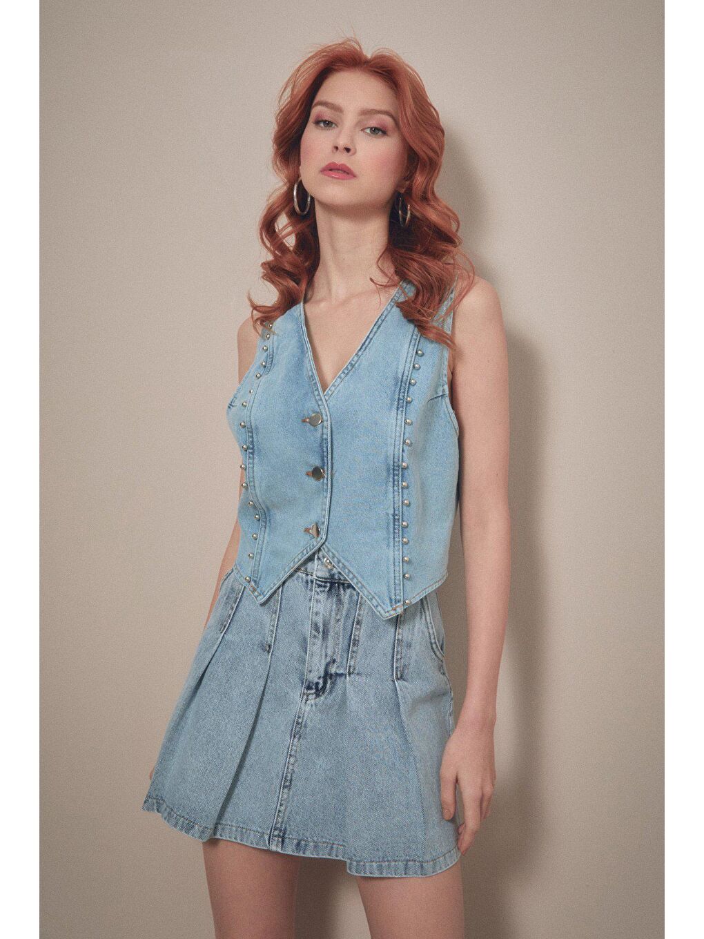 Mavi Taşlı Düğmeli Yelek