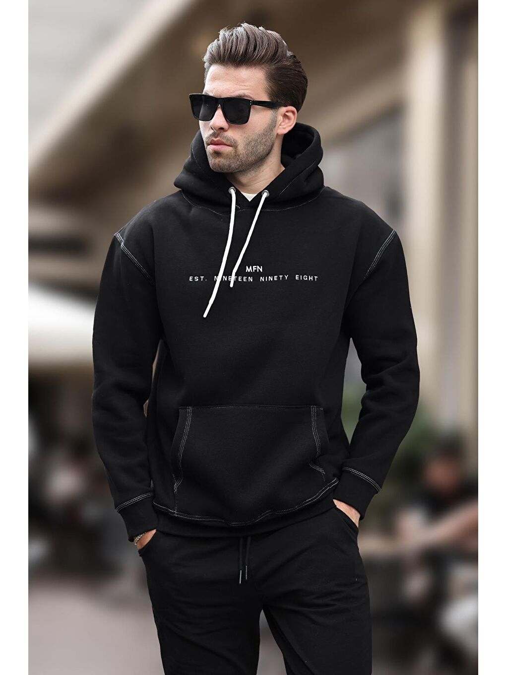 Madmext Siyah Kapüşonlu Nakış Detaylı Cepli Erkek Sweatshirt Hoodie