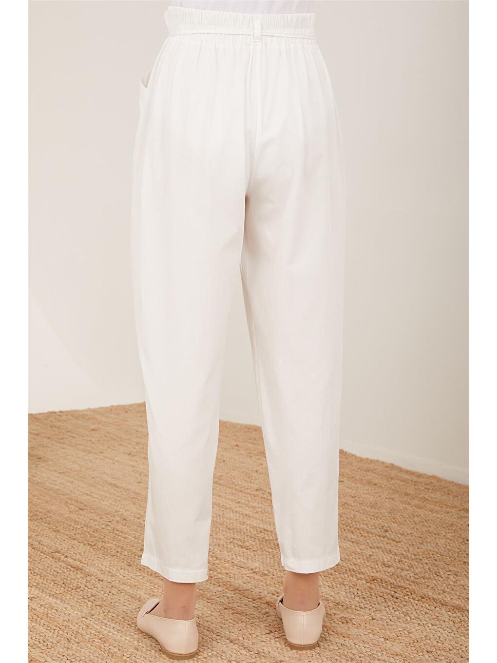 Beyaz Arkası Lastikli Pamuk Pantolon 23Y2409-4