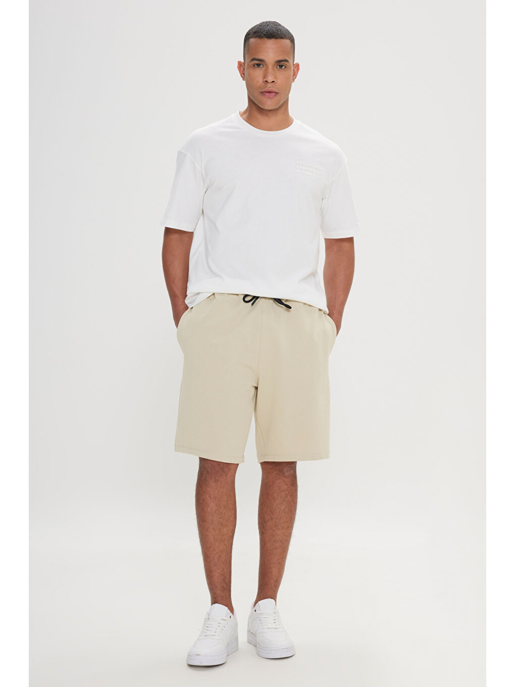 Erkek Bej Standart Fit Normal Kesim Pamuklu Esnek Örme Şort-2