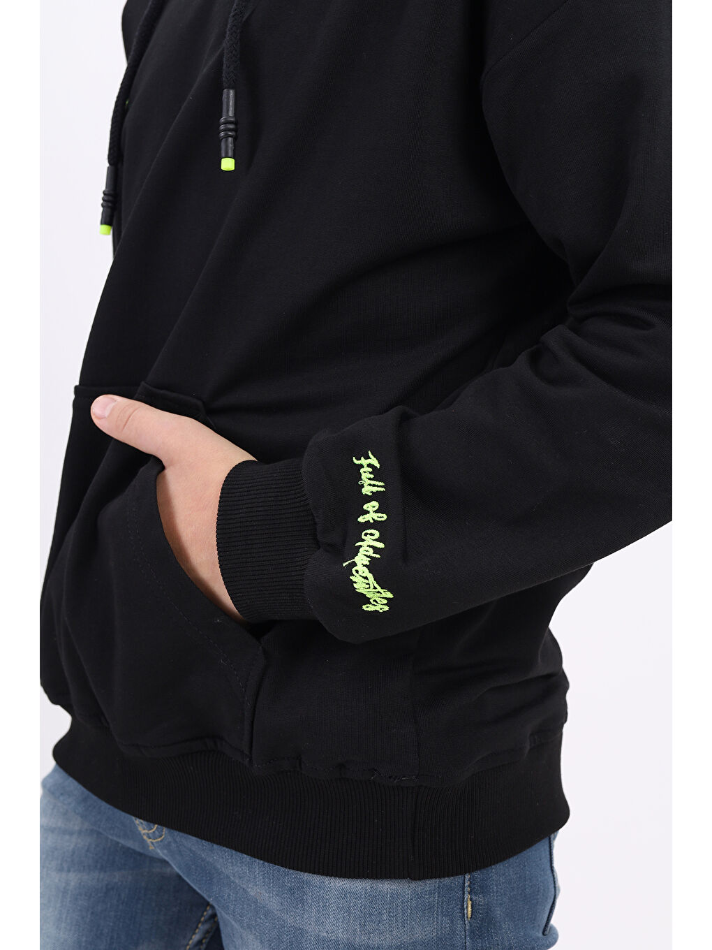Siyah Erkek Çocuk Nakışlı Sweatshirt-2