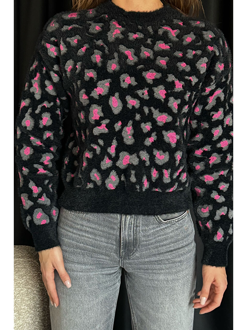 Siyah Leopar Desen  İpilik Kadın Triko Bluz-2