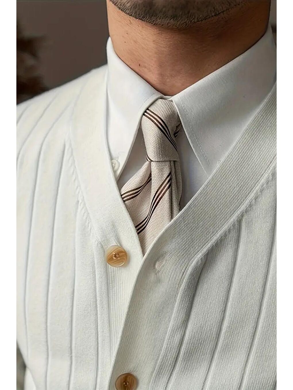 Beyaz Michel Dar Kesim Slim Fit Düğmeli V Yaka Hırka Erkek Hırka-3