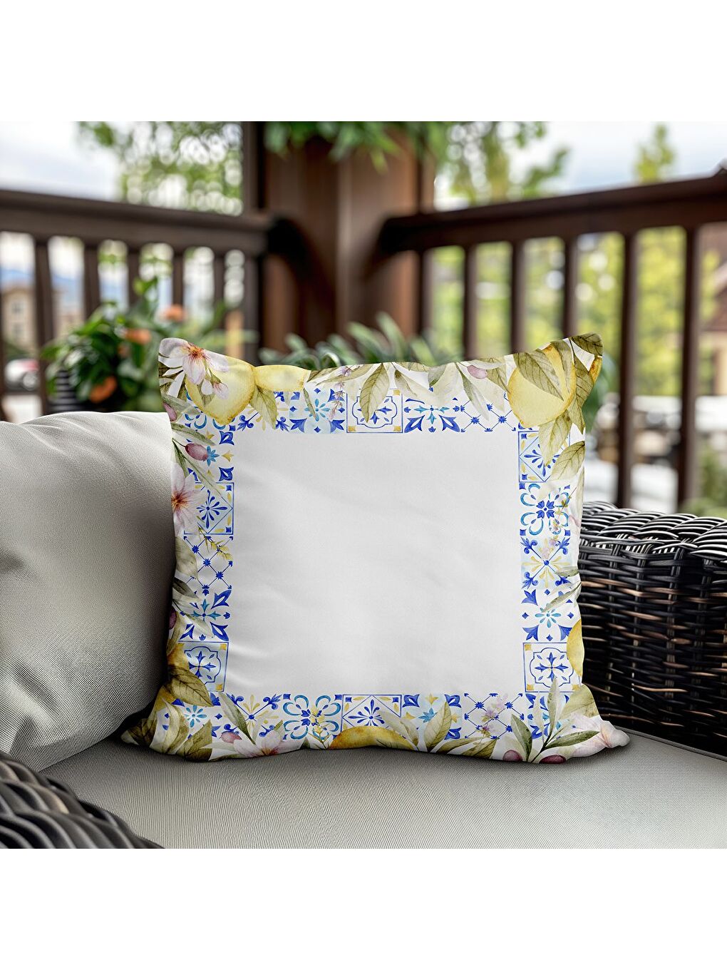 Karışık Bahar Temalı Kadife Kırlent Kılıfı 43x43 Cm Çift Taraf Baskı