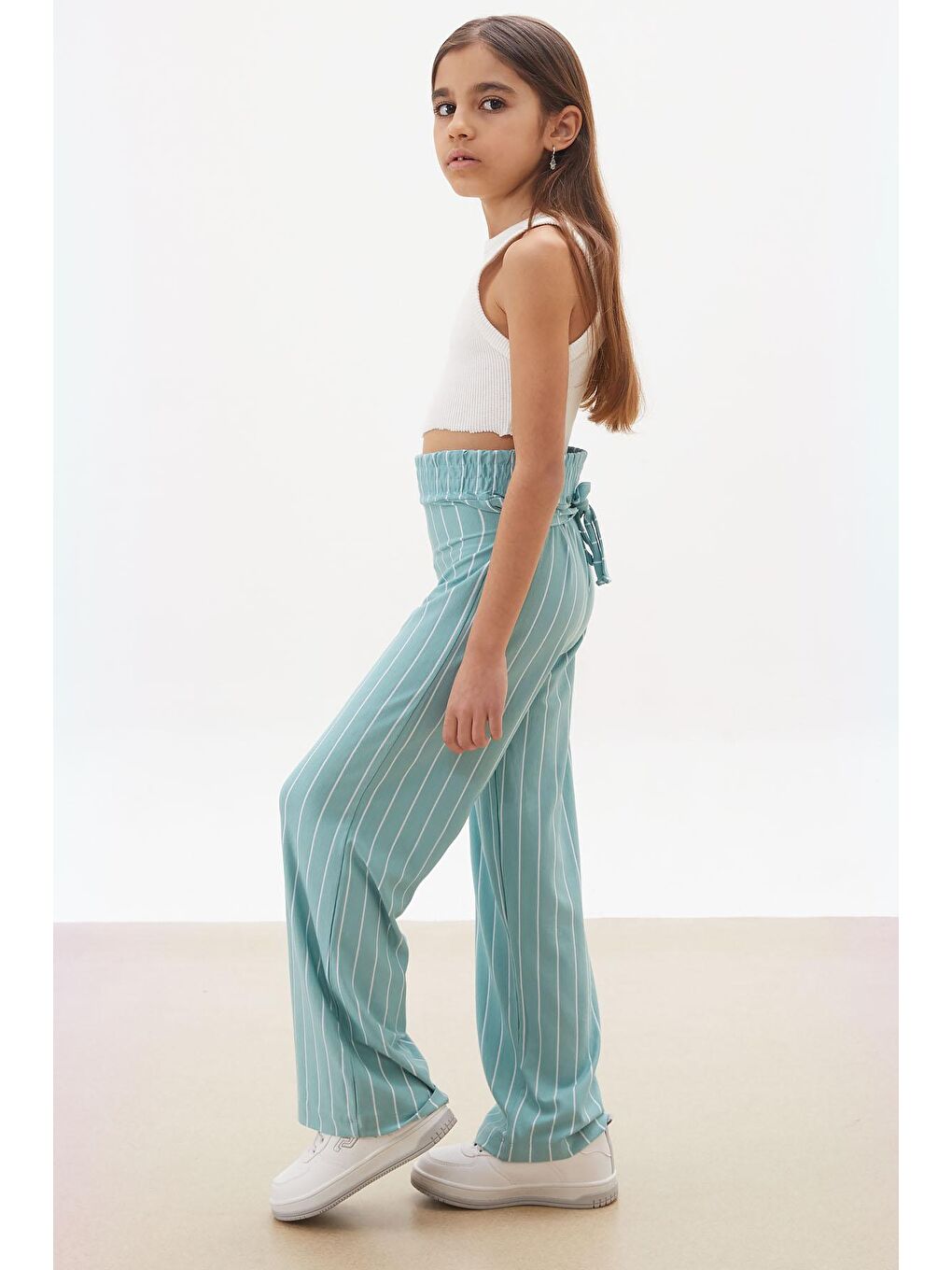 Yeşil Çizgi Desenli Kuşaklı Geniş Paça Kız Çocuk Pantolon 18098-1
