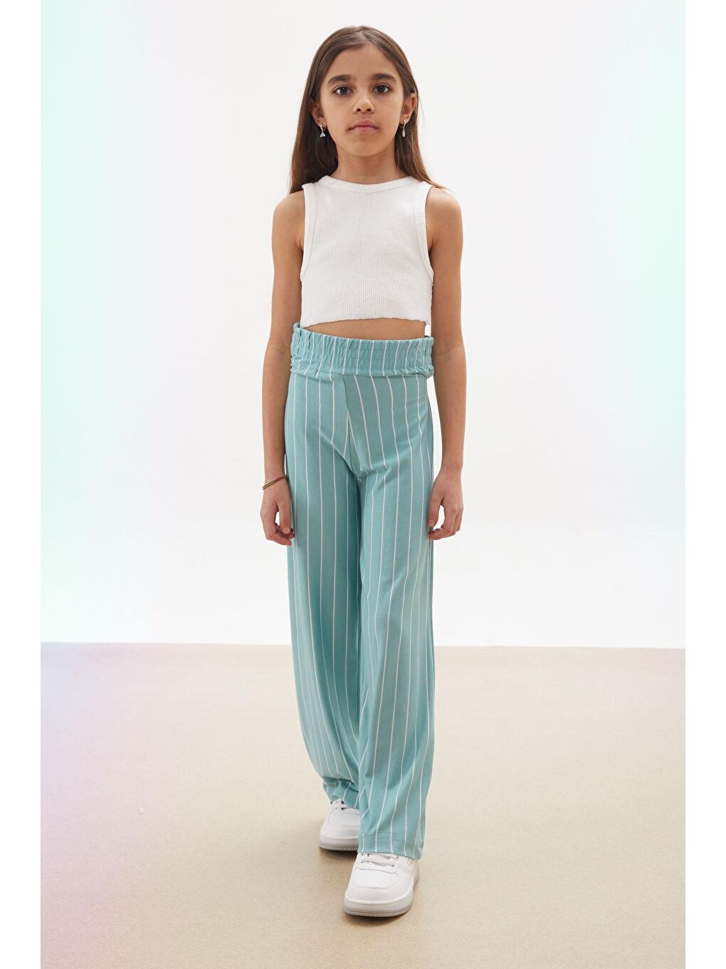 Yeşil Çizgi Desenli Kuşaklı Geniş Paça Kız Çocuk Pantolon 18098-3