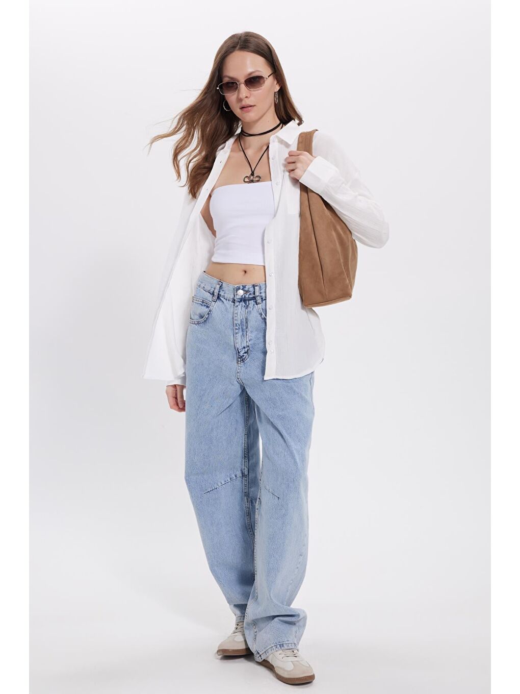 Kadın Oversize Geniş Kesim %100 Pamuk Müslin Kumaş Uzun Kollu Cepli Dokulu Beyaz Gömlek-2