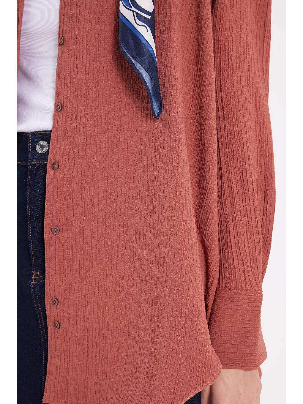 Pembe Kadın Oversize Geniş Kesim Bürümcük Pens Detaylı Uzun Kollu Dokulu Gül Kurusu Gömlek-2