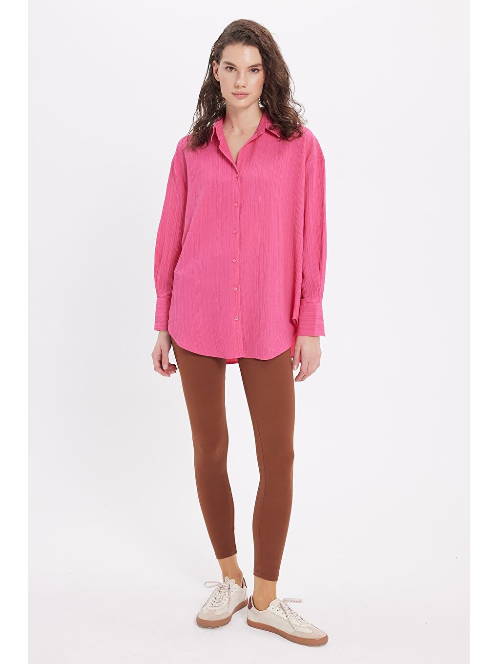 Kadın Oversize Geniş Kesim Bürümcük Pens Detaylı Uzun Kollu Dokulu Pembe Gömlek-4