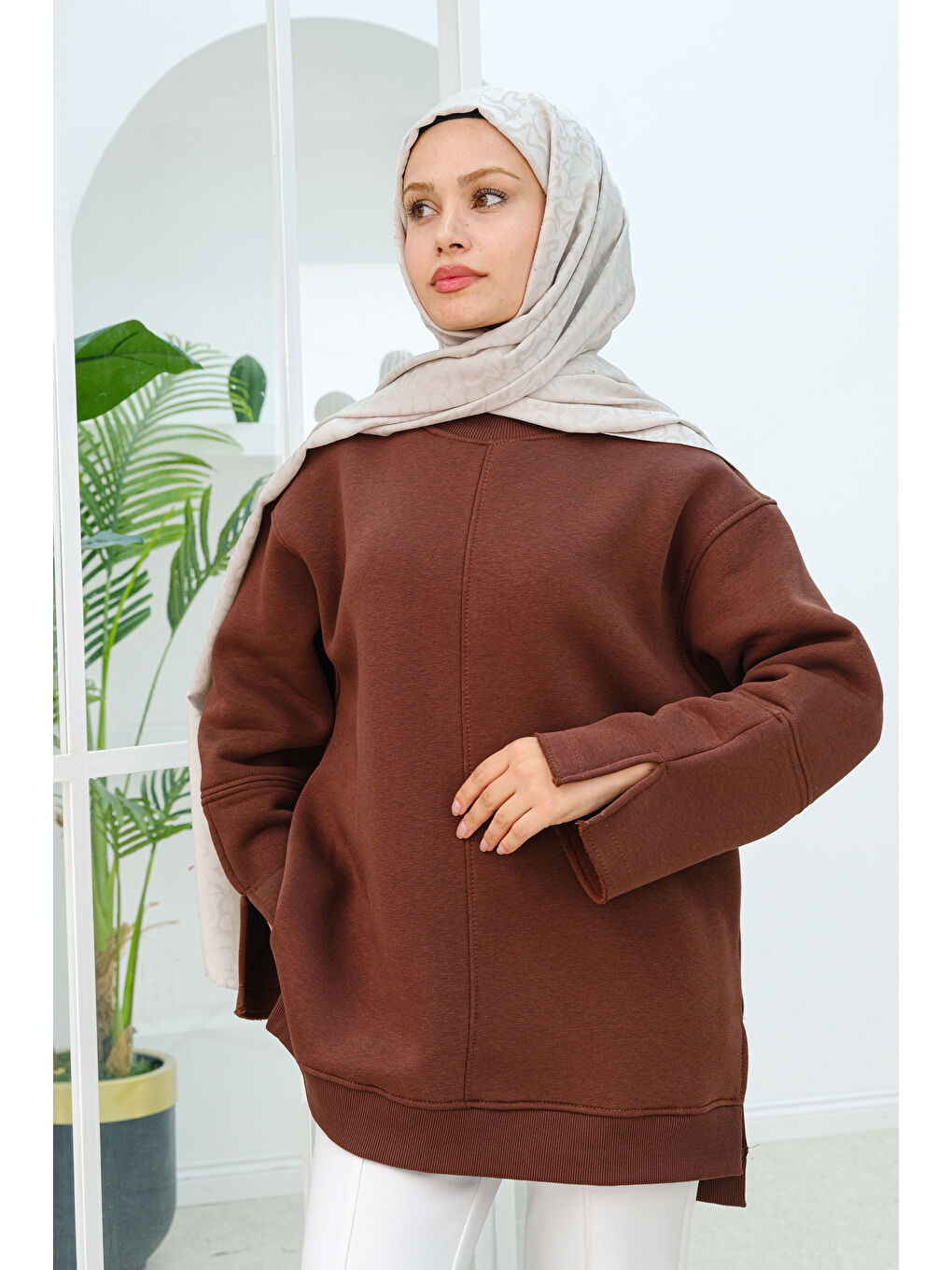 Locco Moda Bilek Yırtmaç Detaylı Oversize Sweatshirt  Kahverengi