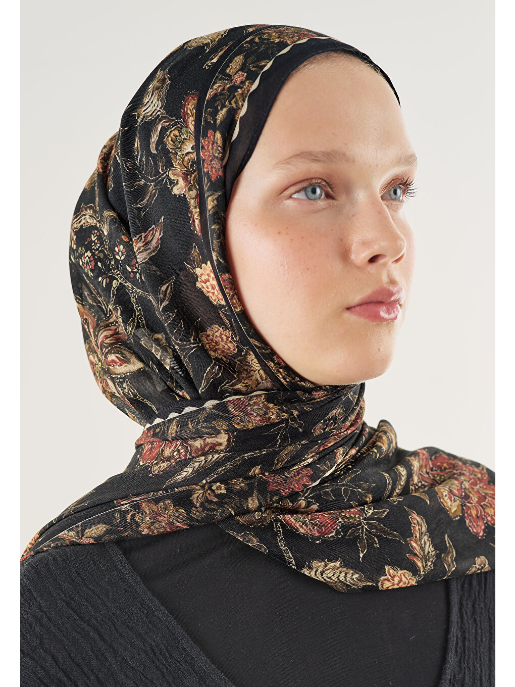 Ethnic Blossom Desen Soft Viskon Şal Siyah