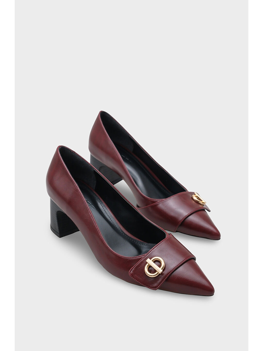 Bordo April Ahşap Orta Boy Topuklu Metal Tokalı Sivri Burunlu Kadın Ayakkabı-1