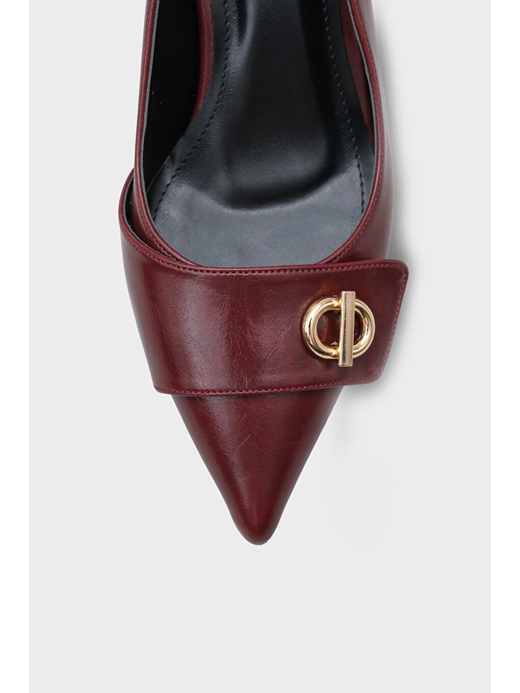 Bordo April Ahşap Orta Boy Topuklu Metal Tokalı Sivri Burunlu Kadın Ayakkabı-2