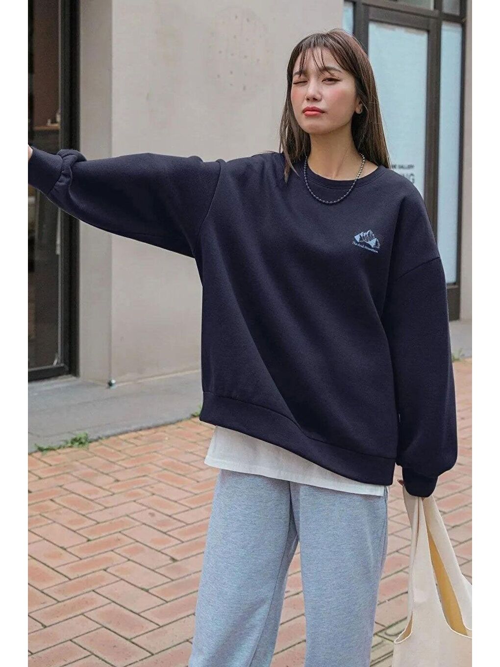 Trendseninle Koyu Lacivert Kadın Lacivert Arid Mountain Baskılı Oversize Sweatshirt - 2