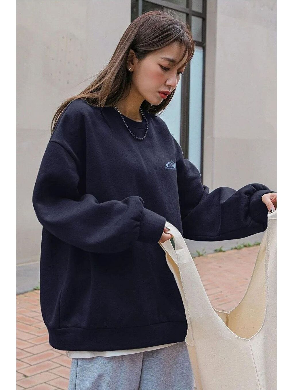 Trendseninle Koyu Lacivert Kadın Lacivert Arid Mountain Baskılı Oversize Sweatshirt - 3