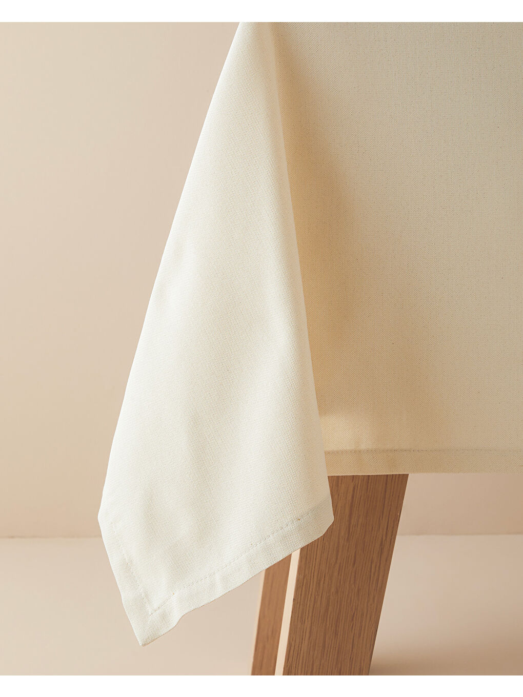 Sarı Shimmer Masa Örtüsü 150x240 cm Gold-1