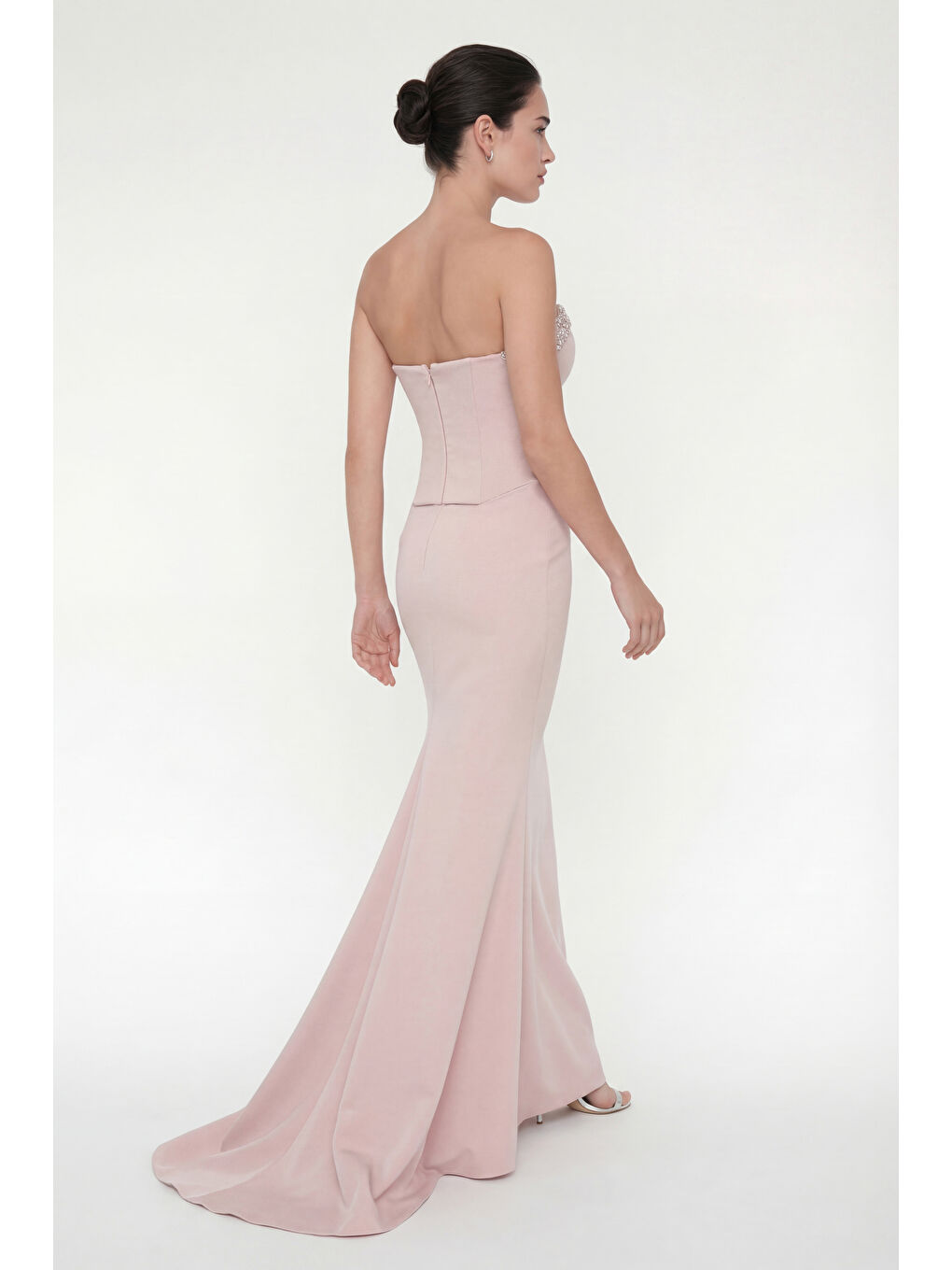 Pembe Kadın Pudra Straplez Yaka Taşlı Uzun Balık Abiye Elbise-1