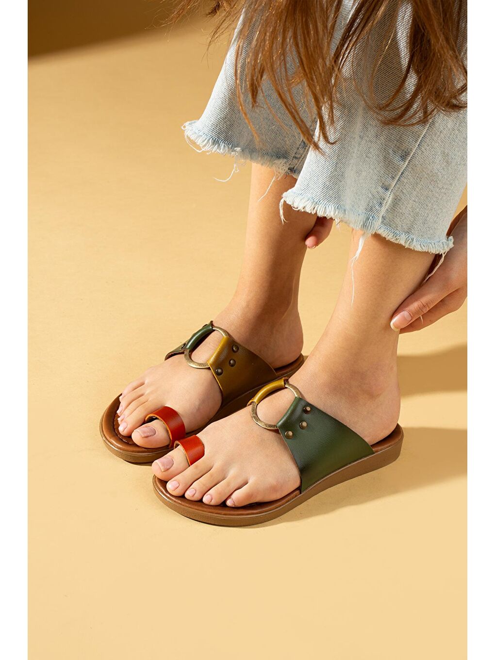 Haki Parmak Arası Halkalı Comfort Taban Kadın Terlik 51-706-24