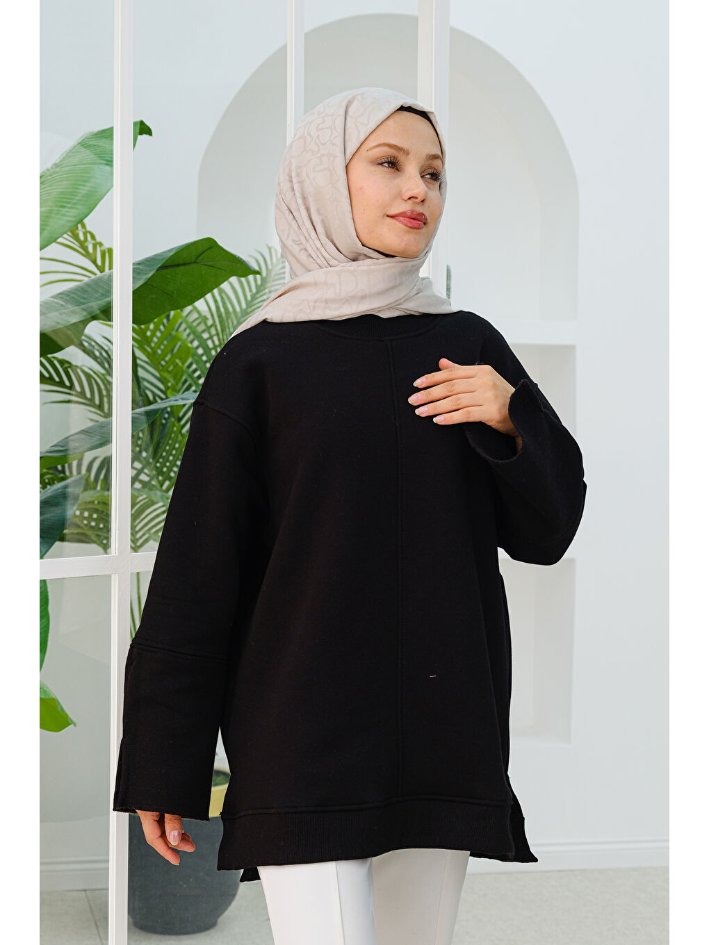 Locco Moda Bilek Yırtmaç Detaylı Oversize Sweatshirt  Siyah