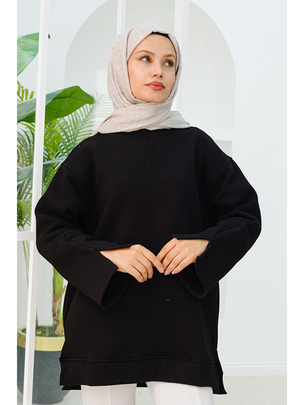 Locco Moda Bilek Yırtmaç Detaylı Oversize Sweatshirt  Siyah - 1