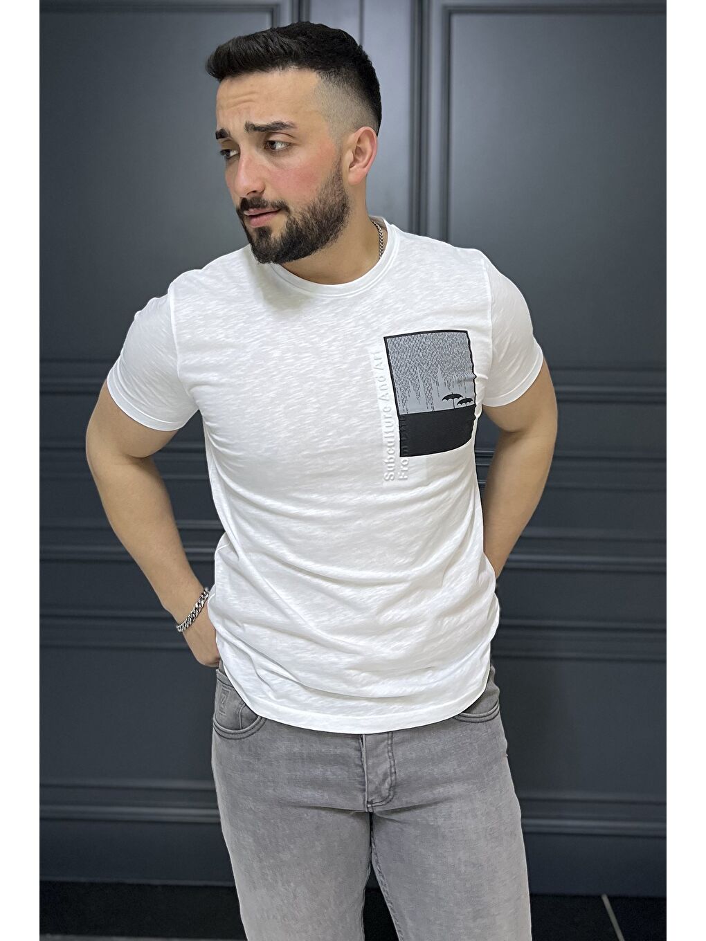 Beyaz Baskılı Bisiklet Yaka Erkek Tişört-1