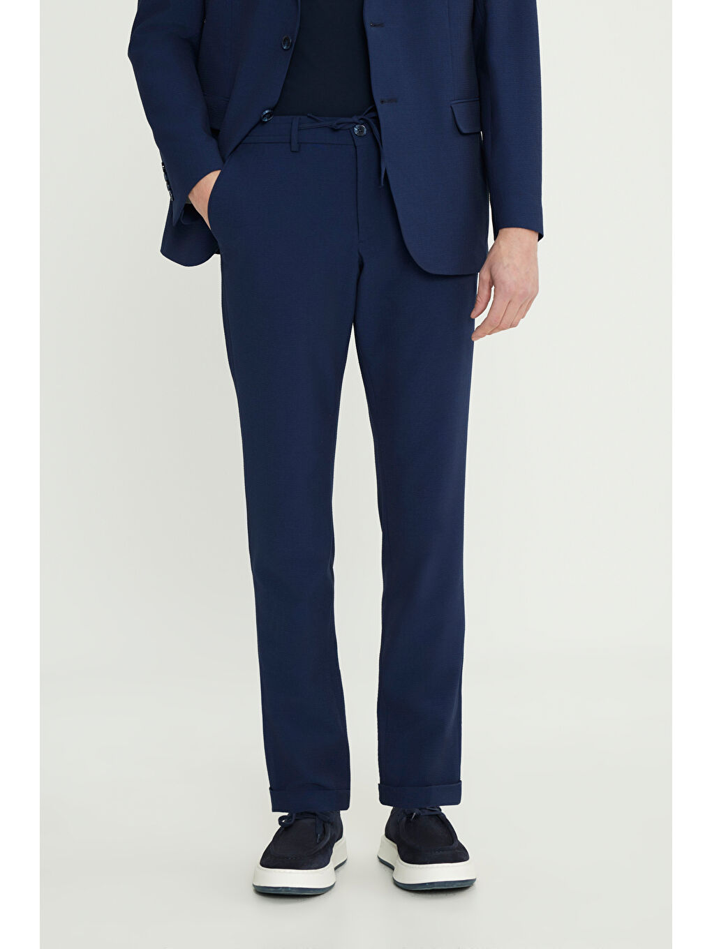 Erkek Lacivert Slim Fit Dar Kesim Kırlangıç Yaka Gofre Desenli Kapak Cepli Esnek Takım Elbise-3