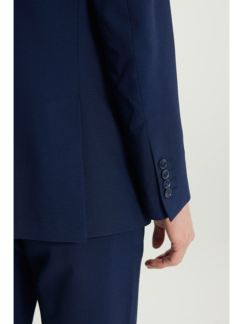 Erkek Lacivert Slim Fit Dar Kesim Kırlangıç Yaka Gofre Desenli Kapak Cepli Esnek Takım Elbise-5