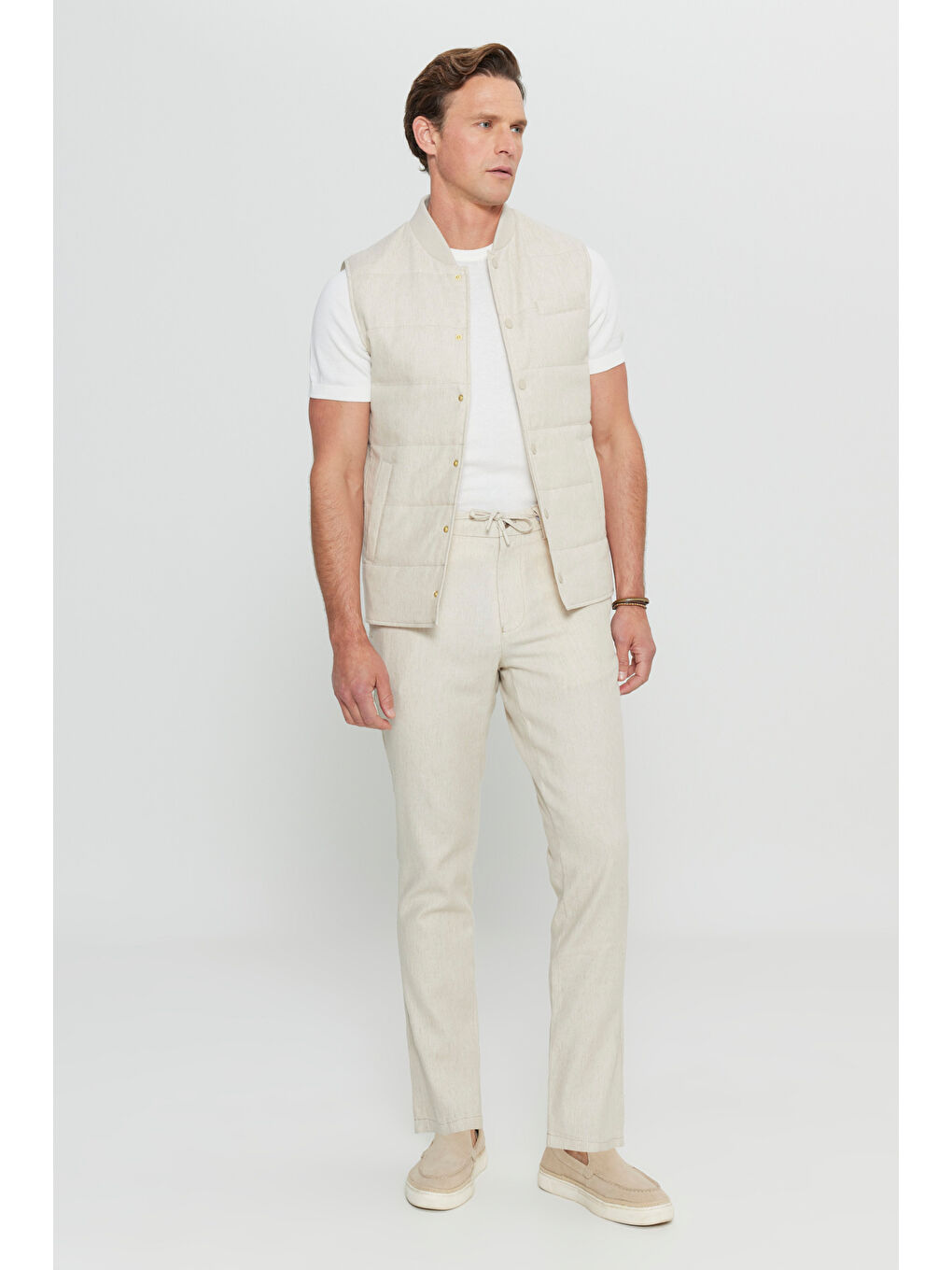 Erkek Bej Keten Standart Fit Normal Kesim Dik Yaka Yan Cepli İnce Dolgulu Casual Yelek-1