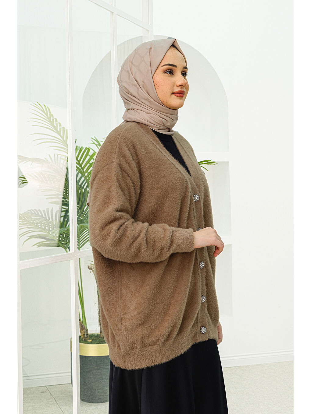 Bej Düğme Taş Detaylı  Hırka  Vizon-1