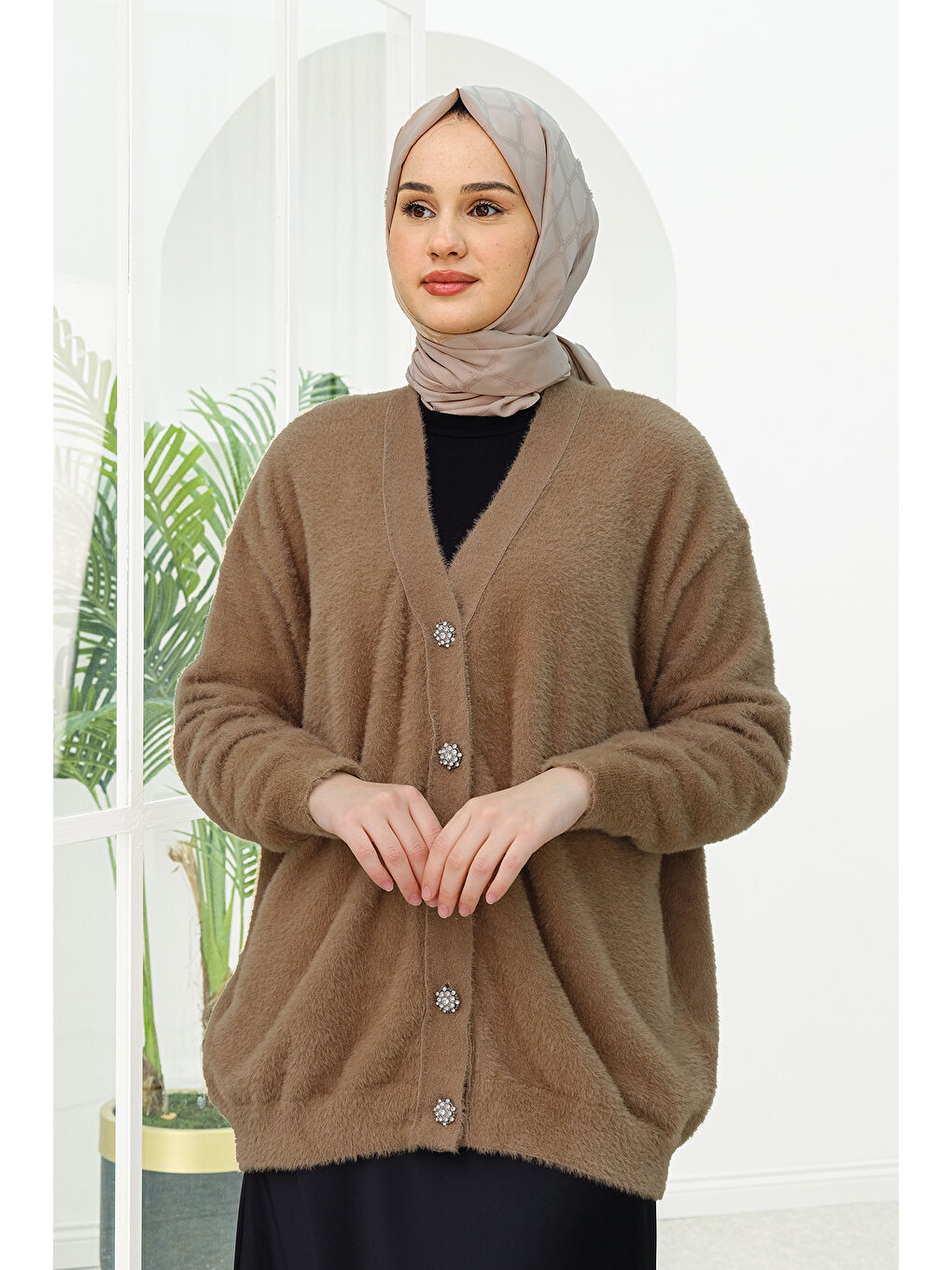 Bej Düğme Taş Detaylı  Hırka  Vizon-2