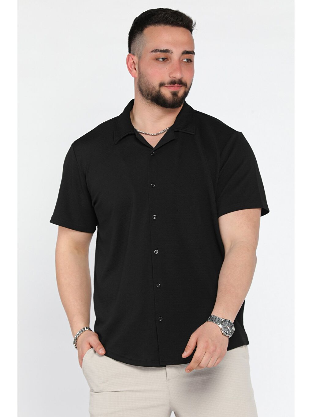 Siyah Apaş Yaka Erkek Kısa Kol Gömlek-1