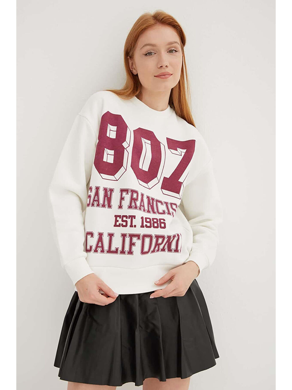 Fashion Friends Ekru Pamuklu Oversize Bisiklet Yaka Baskılı Kadın Sweat 24K0340K1