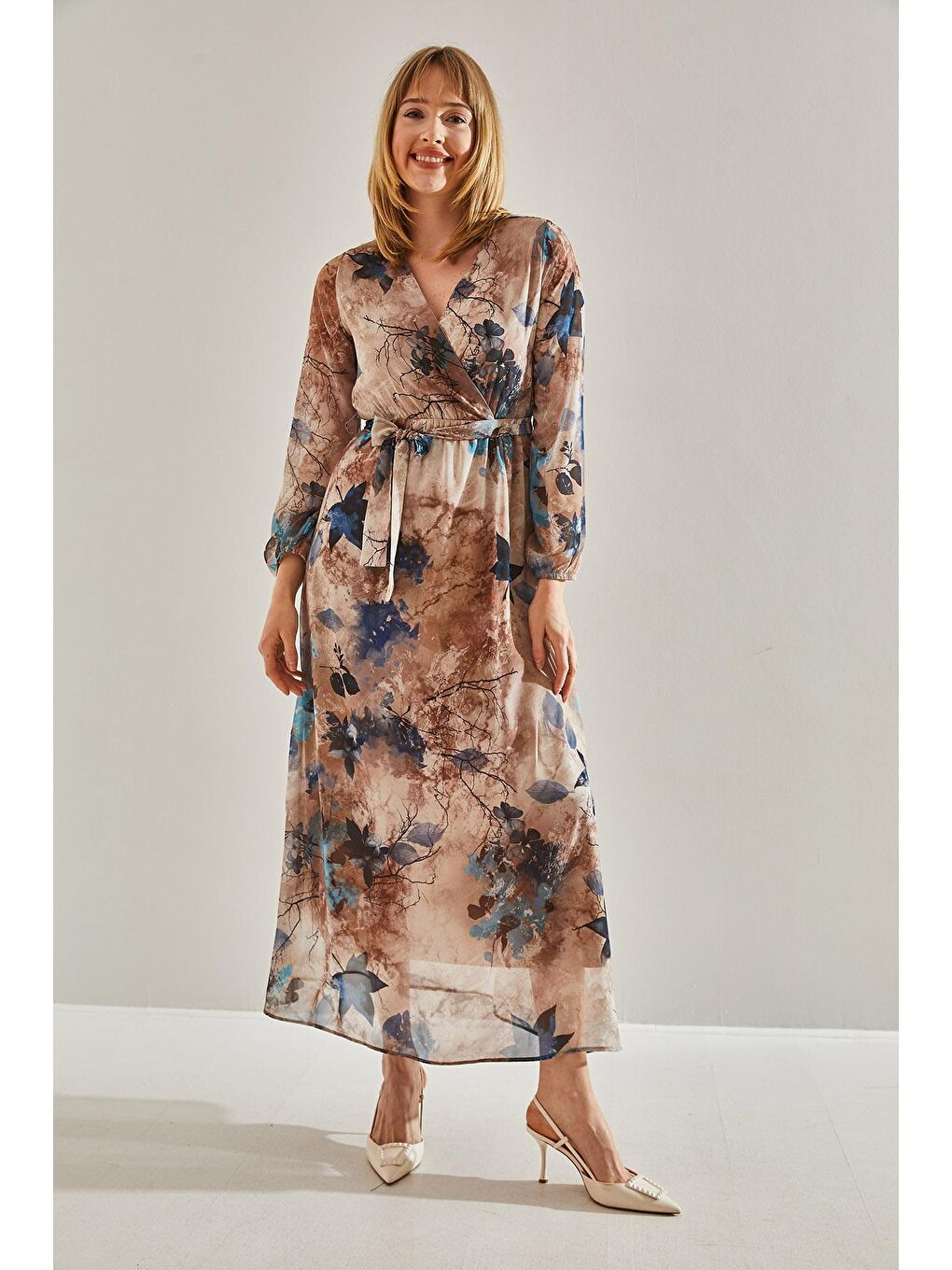 Kahverengi Kadın Astarlı Beli Lastikli V Yaka Kruvaze Kuşaklı Şifon Elbise-3