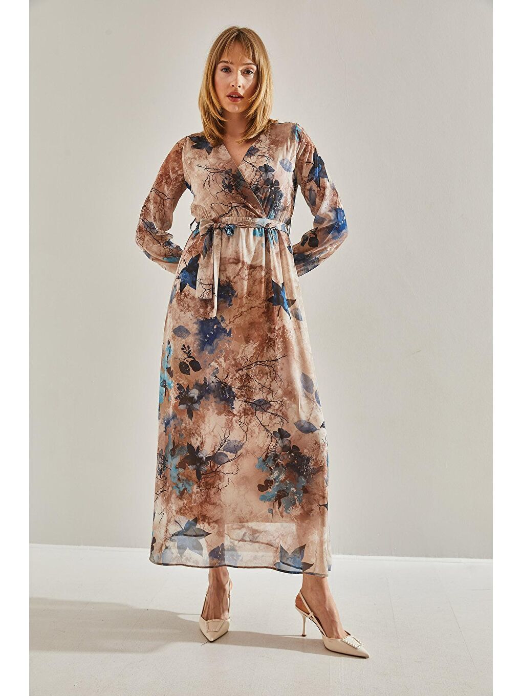 Kahverengi Kadın Astarlı Beli Lastikli V Yaka Kruvaze Kuşaklı Şifon Elbise-6