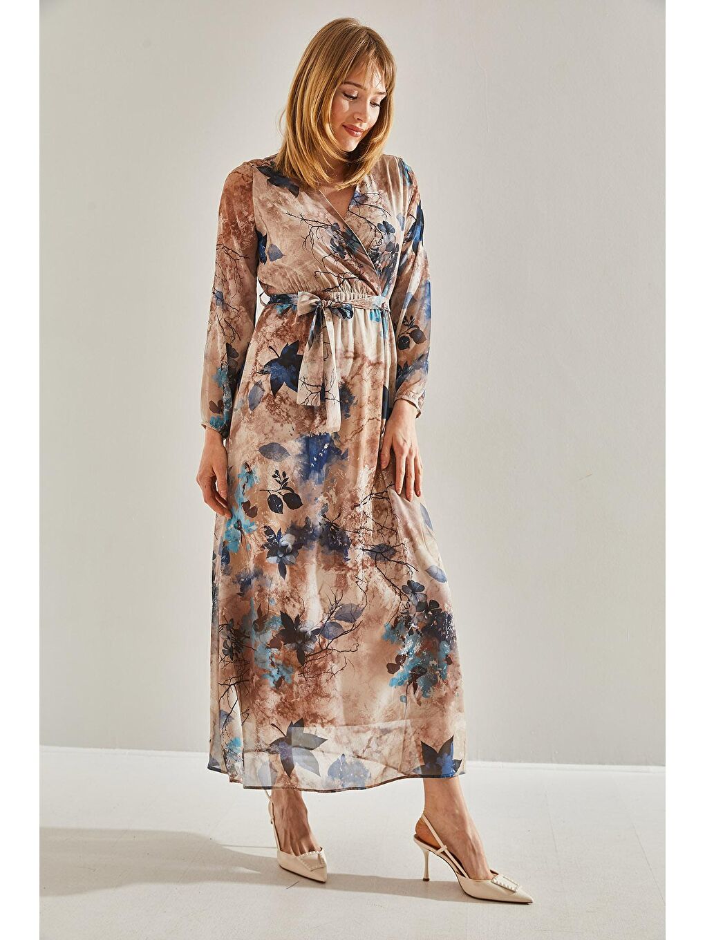 Kahverengi Kadın Astarlı Beli Lastikli V Yaka Kruvaze Kuşaklı Şifon Elbise-7