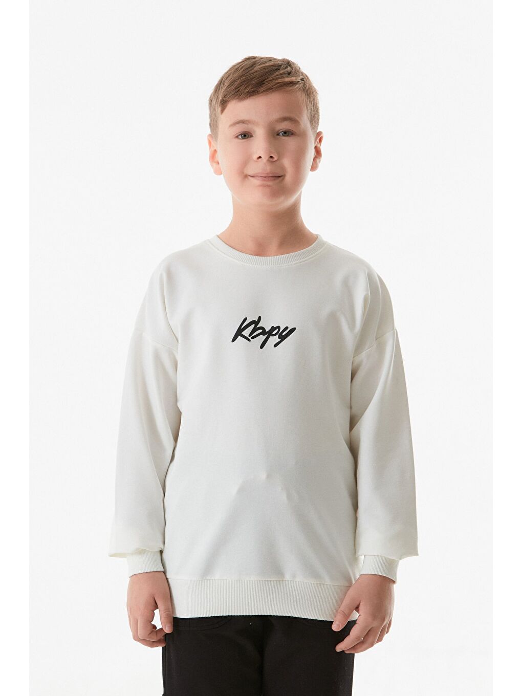 Ekru Önü Ve Arkası KBPY Baskılı Bisiklet Yaka Erkek Çocuk Sweatshirt