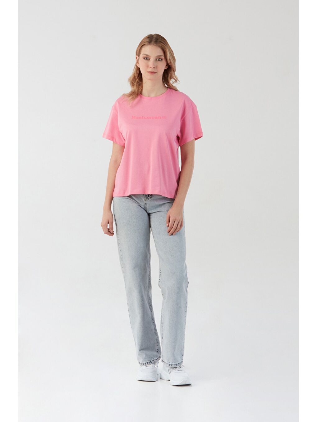 Pembe Yazı Baskılı Bisiklet Yaka Tişört-1