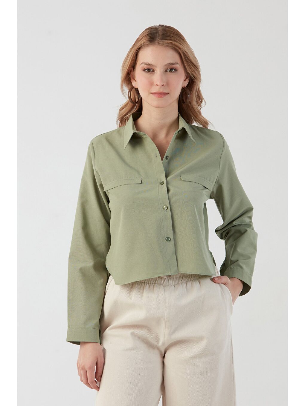 Haki Basic Cep Detaylı Arkası Uzun Gömlek