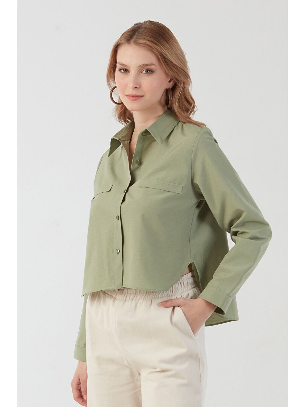Haki Basic Cep Detaylı Arkası Uzun Gömlek-1