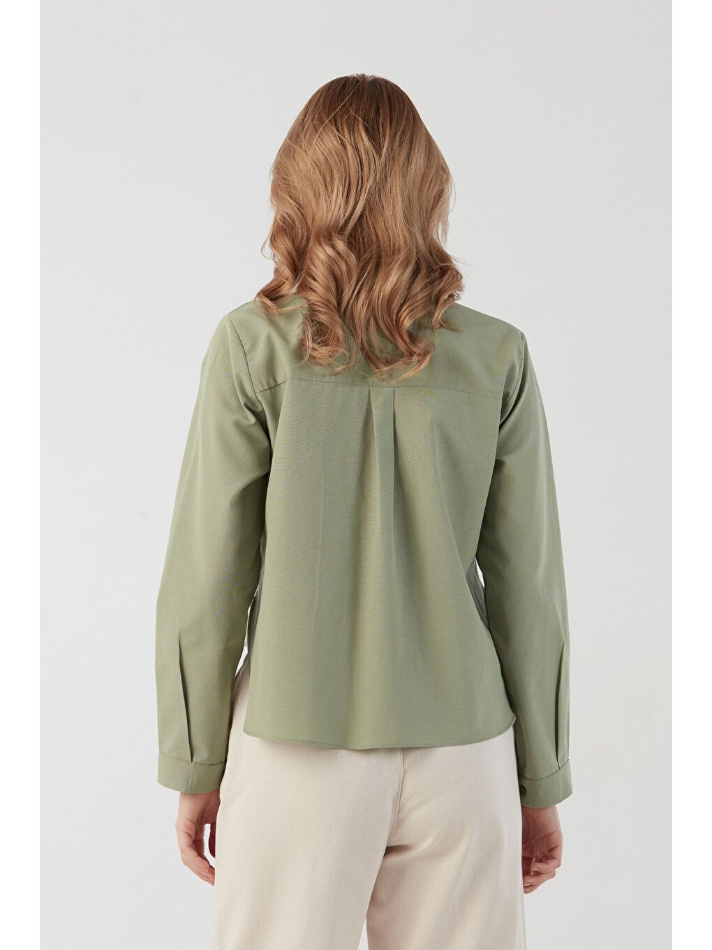 Haki Basic Cep Detaylı Arkası Uzun Gömlek-2