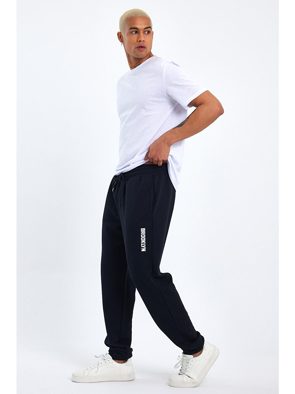 Siyah Erkek Regular/Normal Kesim Lastik Belli Brooklyn Şehir Baskılı Eşofman Altı 24EA203-2