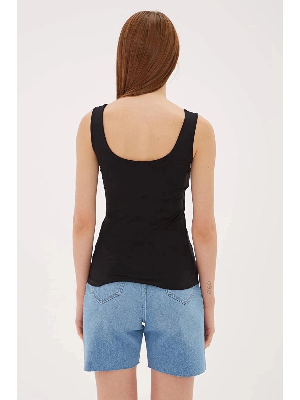 Siyah Streç Pamuklu Slim Fit Kare Yaka Kalın Askılı Atlet 25Y0266K1-2