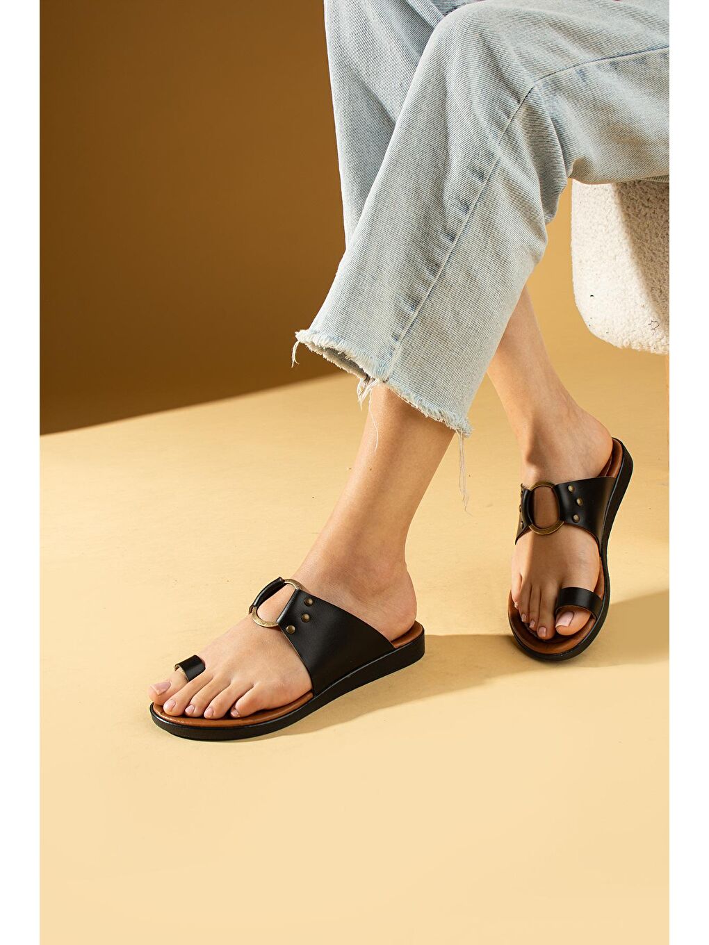 Siyah Parmak Arası Halkalı Comfort Taban Kadın Terlik 51-706-24-2