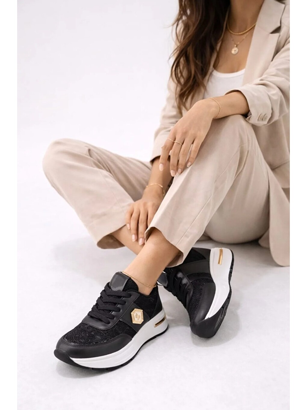 Siyah Dantel Detaylı Trend 5 Cm Platform Yüksek Taban Kadın Sneaker Spor Ayakkabı-1