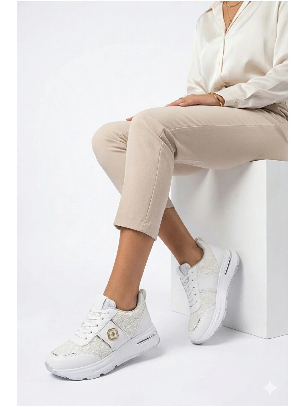 Beyaz Dantel Detaylı Trend 5 Cm Platform Yüksek Taban Kadın Sneaker Spor Ayakkabı-1