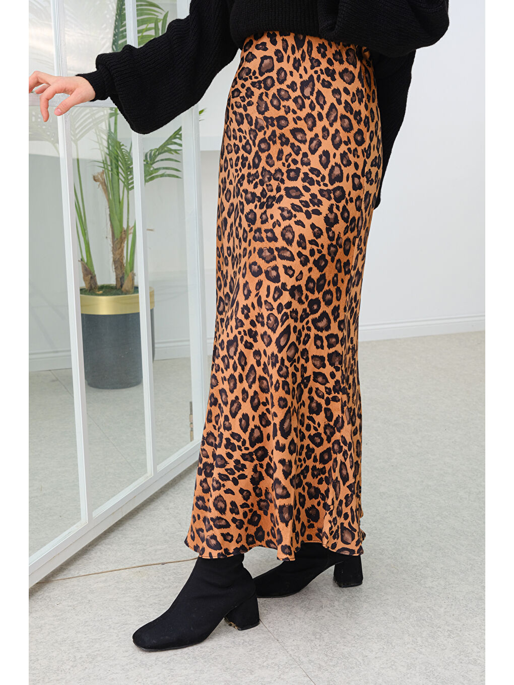 Leopar Desen Saten Etek Kahverengi