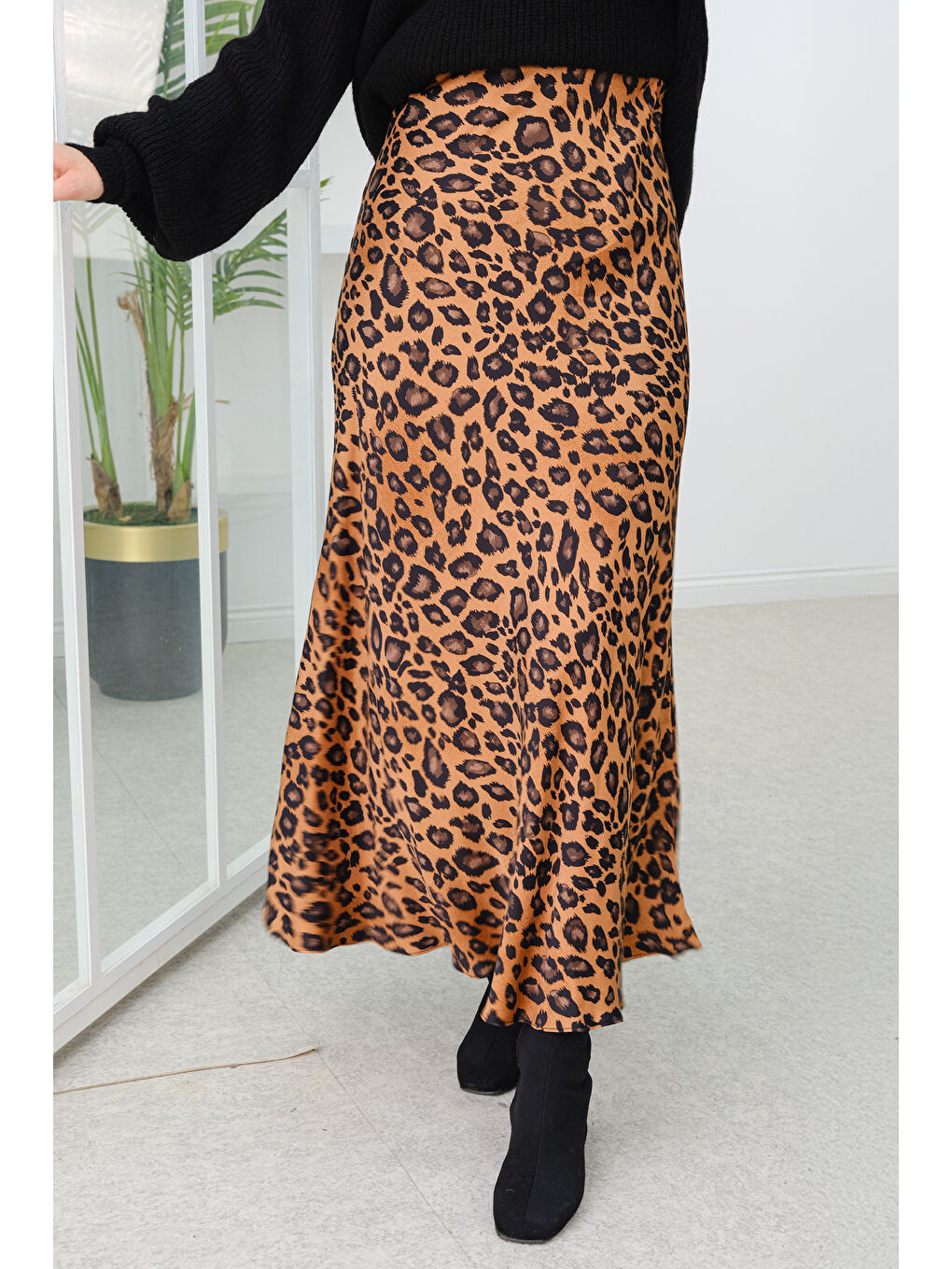 Leopar Desen Saten Etek Kahverengi-2